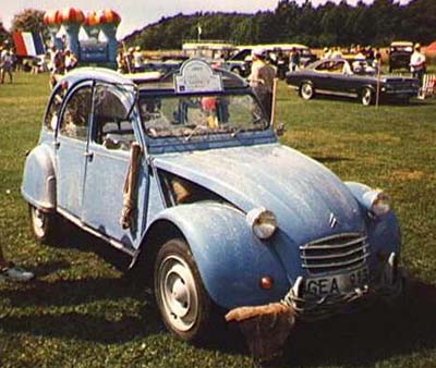 Citron 2CV on raid