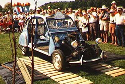 Citroën 2CV on raid
