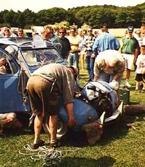 Citroën 2CV on raid